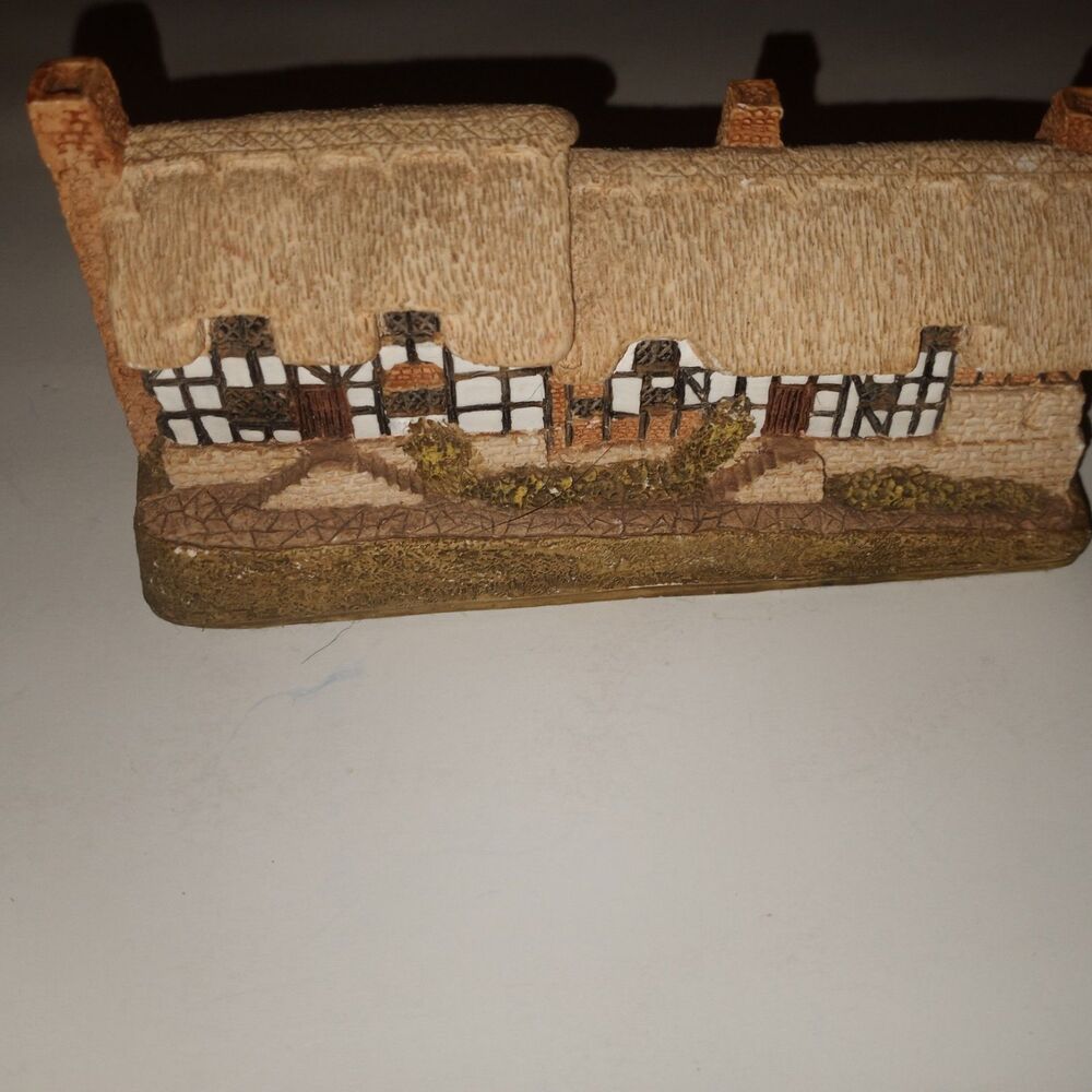Lilliput Lane Anne Hathaway Cottage L2283 Handmade England Mini House Figurine